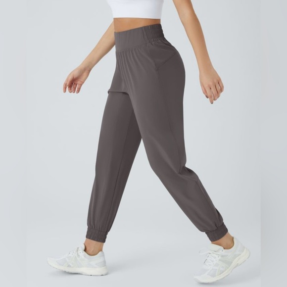 Halara High Waistband Hiking Joggers
NWT - Picture 3 of 6